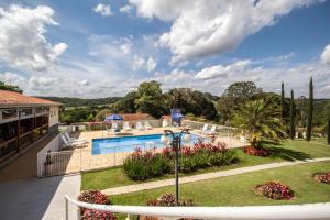 a view of the pool at a villa at Pousada Vegas in São Roque