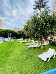 Bazén v ubytování Malabata Prime Location - Boulevard View Apt nebo v jeho okolí