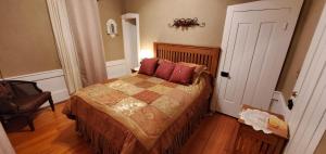 Imagen de la galería de The FarmHouse Inn Guest House, en Nappanee