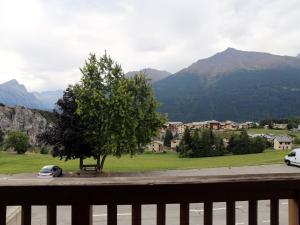 Fotografia z galérie ubytovania Appartement spacieux pour 6 avec balcon, options ménage et draps, WIFI gratuit - FR-1-508-278 v destinácii Aussois
