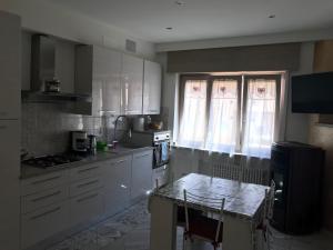 مطبخ أو مطبخ صغير في A CASA DI LETY