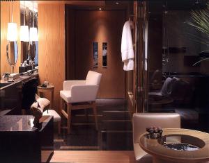 Predel za sedenje v nastanitvi Grand Hyatt Hong Kong