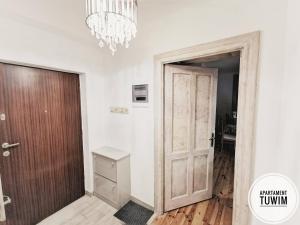 Bilik mandi di Apartament Tuwim +23 gambar