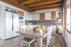 Photo de la galerie de l'établissement Home2Book Charming Margarita´s House Teror, à Teror