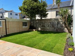 Zahrada ubytování The Old Coastguard House