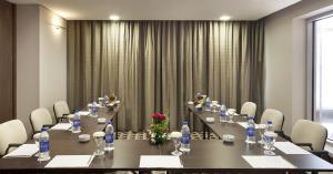 Konferenční prostory v ubytování Oaks Liwa Executive Suites