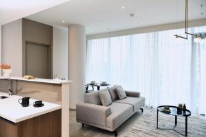 WestSide Residences by Rotana的休息区