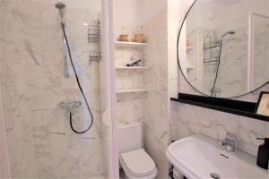 Fotografia z galérie ubytovania Apartement rénové 2 chambres au Palm Beach v Cannes