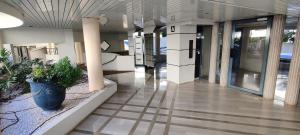 Fotografia z galérie ubytovania Apartement rénové 2 chambres au Palm Beach v Cannes
