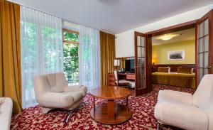 TV a/nebo společenská místnost v ubytování Hotel Violeta