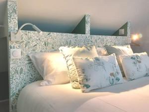 Katil atau katil-katil dalam bilik di #SEASONS. 2' from Av Champagne. Design cocoonig. NEW