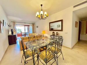 Posedenie v ubytovaní Alicate BeachFront Marbella - EaW Homes