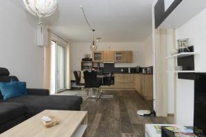 Η κουζίνα ή μικρή κουζίνα στο Ferienwohnung Schertel - Dorsbrunn +22 φωτογραφίες