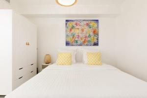 Posteľ alebo postele v izbe v ubytovaní Superb 2 beds 2 baths next to Martinez Hotel