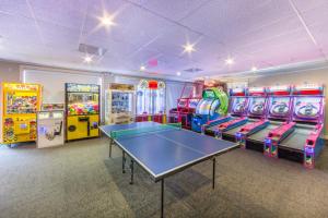 Soba za igre u objektu Holiday Inn Club Vacations Oak n Spruce Resort in the Berkshires