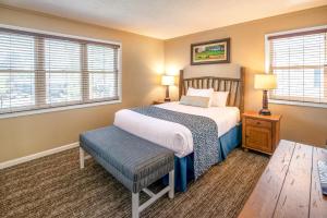 Krevet ili kreveti u jedinici u objektu Holiday Inn Club Vacations Oak n Spruce Resort in the Berkshires