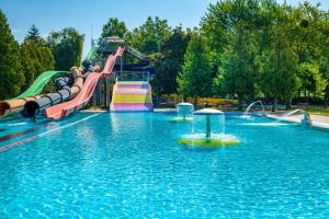 Imagen de la galería de Gunaras Resort Spa Hotel, en Dombóvár 41 fotos más