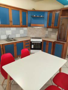 Kuchyň nebo kuchyňský kout v ubytování GCM 1 ROOMS kentro k parking
