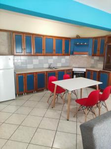 Kuchyň nebo kuchyňský kout v ubytování GCM 1 ROOMS kentro k parking