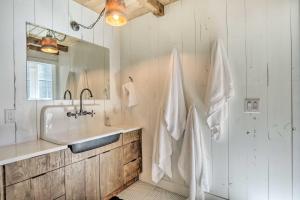 Koupelna v ubytování 8 Mi to Ski Custom-Built Cabin in Breckenridge + 27 fotografií