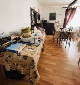 TV a/nebo společenská místnost v ubytování Casa Albac