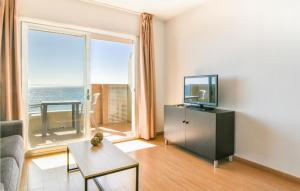 Zdjęcie z galerii obiektu Awesome Apartment In Fuengirola With Kitchen w mieście Fuengirola