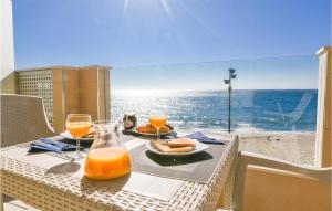 Zdjęcie z galerii obiektu Awesome Apartment In Fuengirola With Kitchen w mieście Fuengirola