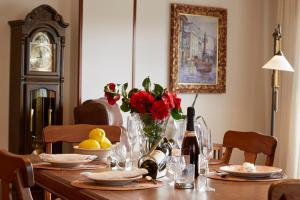 Luxury Singular Villa Rosa italokat is kínál