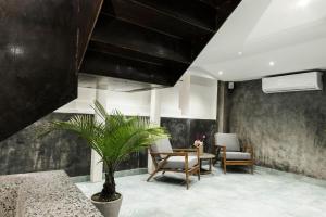 Istumisnurk majutusasutuses 9ine Thamel Hotel
