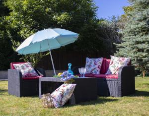 A garden outside Luxury Singular Villa Rosa