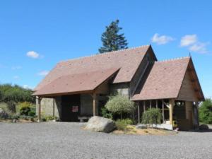 Gallery image of Ferme Cidricole Hugues Desfrièches in Sainte-Marguerite-de-Carrouges