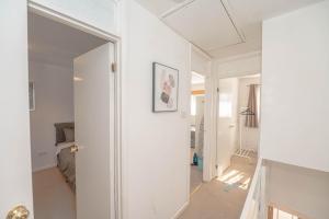 Η κουζίνα ή μικρή κουζίνα στο #Gorgeous 3 beds home#7min to subway, free parking