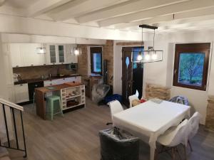 Kuchyň nebo kuchyňský kout v ubytování Xilloi Beach Resort