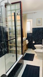 Ванная комната в Beautiful Private Room next to Lisbon - NEW