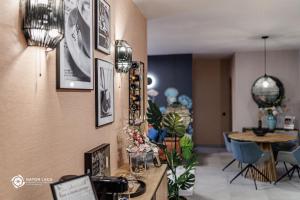 Fotografia z galérie ubytovania Zemplén Terrace - luxusapartman a belvárosban kültéri fedett jacuzzival v Miškolci