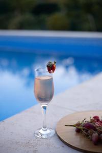 Drinks på Quiet guest house in Kharberd