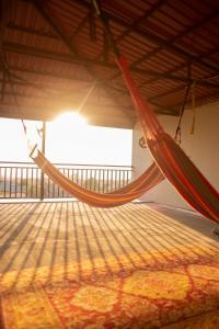 En eller flere senge i et værelse på Quiet guest house in Kharberd