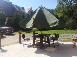 Vonkajšia záhrada v ubytovaní Pokoje pod Jesionami u Bartka