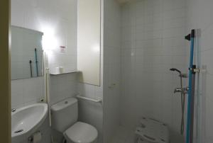 Un baño de Apartamentos Montserrat Abat Marcet