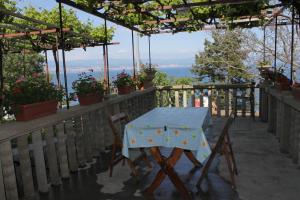 Zdjęcie z galerii obiektu Rooms by the sea Medveja, Opatija - 7775 w mieście Lovran
