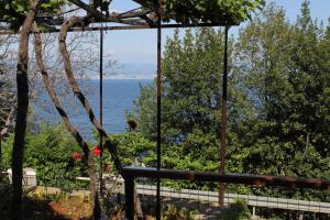 Zdjęcie z galerii obiektu Rooms by the sea Medveja, Opatija - 7775 w mieście Lovran