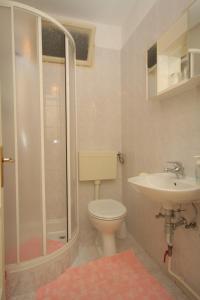 Zdjęcie z galerii obiektu Rooms by the sea Medveja, Opatija - 7775 w mieście Lovran