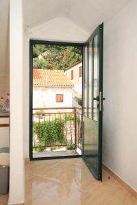 Balkón alebo terasa v ubytovaní Seaside secluded apartments Cove Tvrdni Dolac, Hvar - 8703