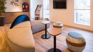 TV a/nebo společenská místnost v ubytování JR-East Hotel Mets Funabashi