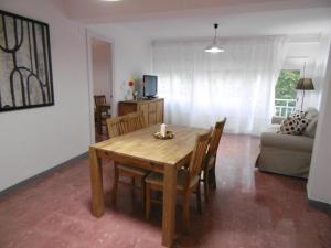 Posedenie v ubytovaní Apartament Tarracoliva