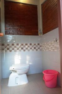 Ванная комната в Angler Homestay & Joglo +50 фотографий