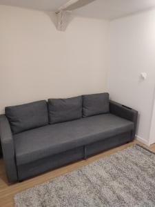 Зона вітальні в ROUEN Studio etg1 cosy Sweet Home wifi