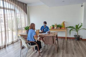 Ospiti di Howard Kenting Wonder House