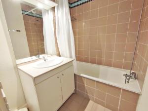 Kúpeľňa v ubytovaní Le Flocon, T2, wifi, vue montagne, parking gratuit, 4 personnes