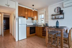 A kitchen or kitchenette at WELCS APARTAMENTO 020 EMP en la Playa